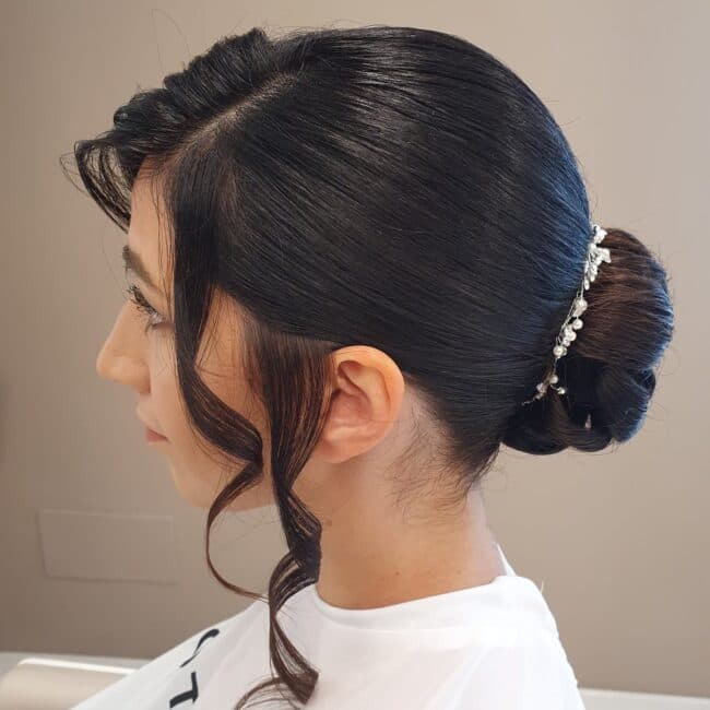 Raccolto elegante con accessorio