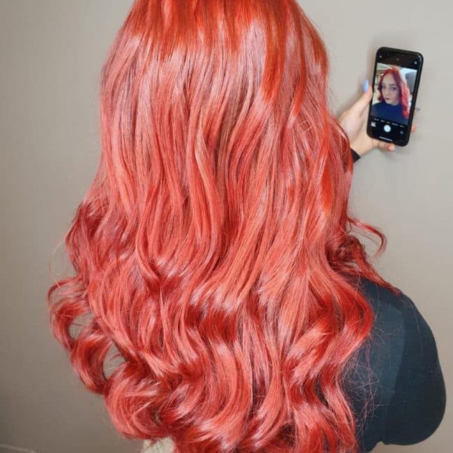 Capelli mossi rosso rame