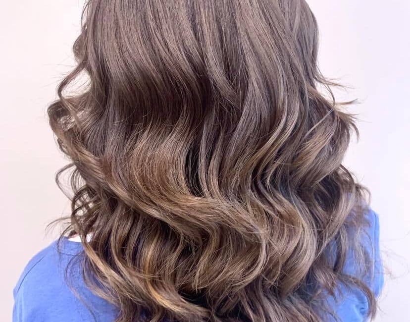 Lavoro colore capelli Konsu